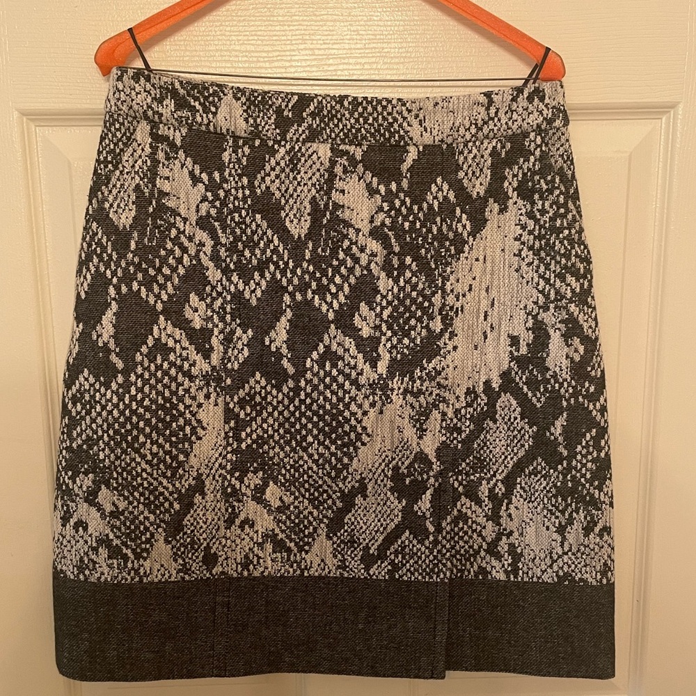 Hugo Boss snakeskin tweed skirt Size M